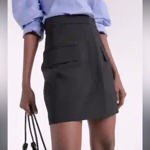 Zara  A-Line Mini Skirt w/ Front Pockets in Black size M